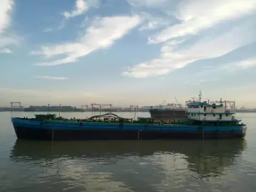 1480T Oil tanker build in 2000