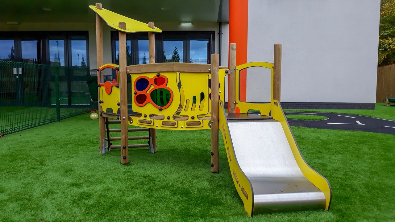 Backyard multiplay play structures