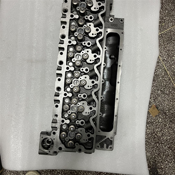 komatsu cylinder head 6137-12-1060 for ENGINE S6D105-1JJ