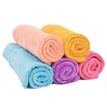 Premium Microfiber Cleaning Cloths in Rolls