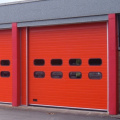 Puertas seccionales de la estación de bomberos