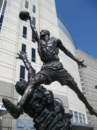Basketball Player Michael Jordan sculputre