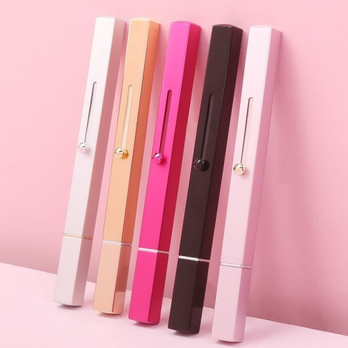 Mini double-ended lip brush