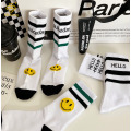 한국 버전 만화 스마일 페이스 높은 튜브 양말