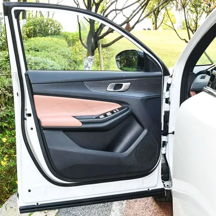 Chang'an Qiyuan Q05: Fashion Hybrid Electric Vehicle
