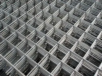 Reinforced welded wire mesh panels with Building the house