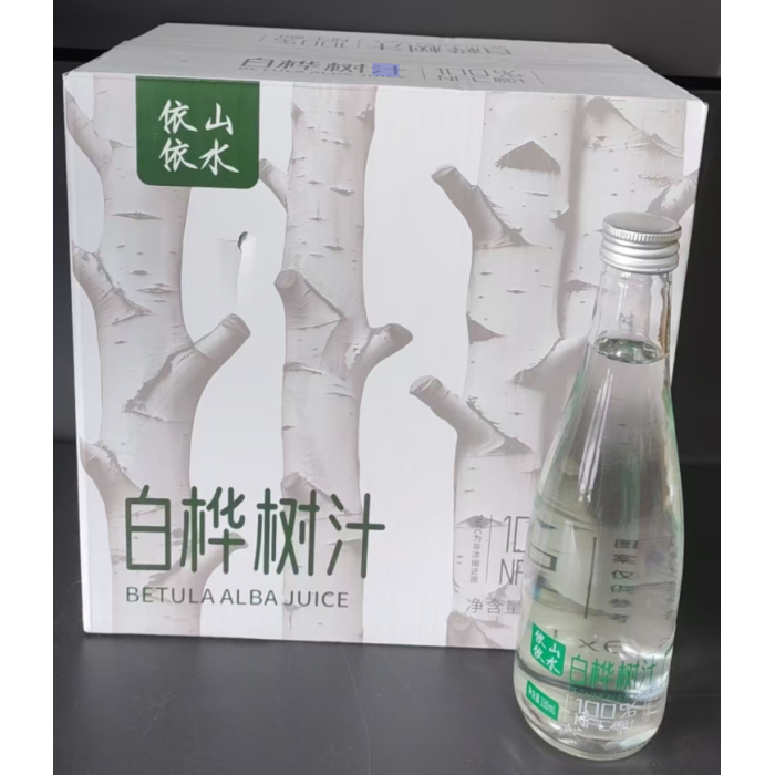 Deliciosos sucos de bétula engarrafados