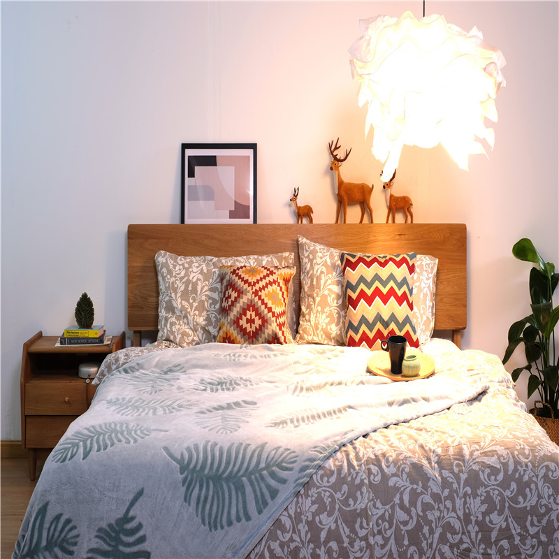 Leaves Jacquard Woven Short Plush Flannel Coral Blanket