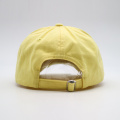 Casquette de baseball jaune applique