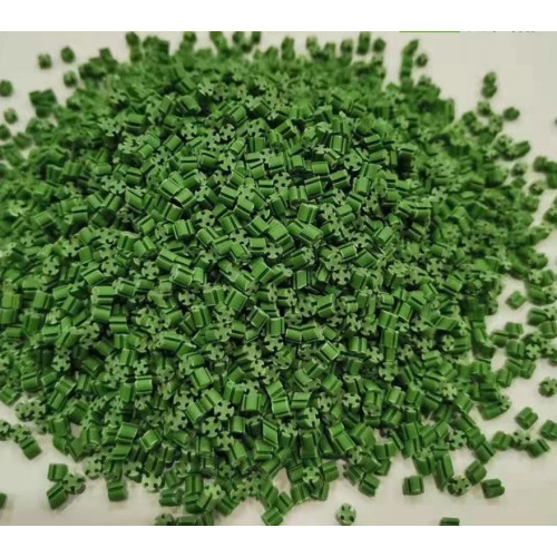 Partículas de relleno verde TPE para césped artificial.