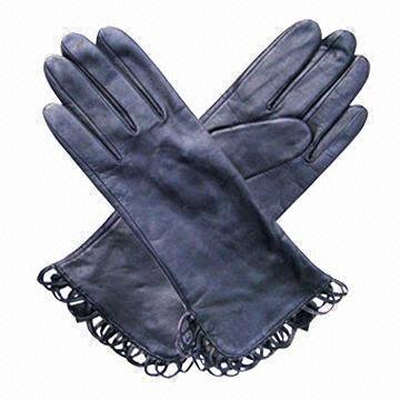Ladies leather gloves, blind stitching on fingers