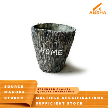 Pot en béton élégant avec surface artisanale en forme d'écorce