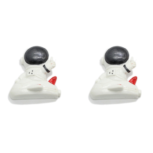 Hot Selling Plaksteen Astronauten Hars Ruimtevaarder Beeldjes Cabochons voor Armband Ketting Oorbellen Haarspeldjes Maken