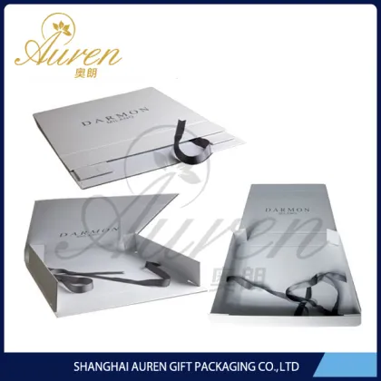 Ecofriendly simple middle folded jacket woven label