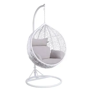 Modern Outdoor Rattan Hanging Egg Chair with Metal Frame - 120-150kg Capacity & Easy-Carrying Bag (Pack of 500)" 

However, considering practicality and typical product listings, it might be more appropriate to adjust it slightly:

"Modern Outdoor Rattan 