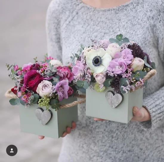 Hand-held Handle Flower Box with Lid
