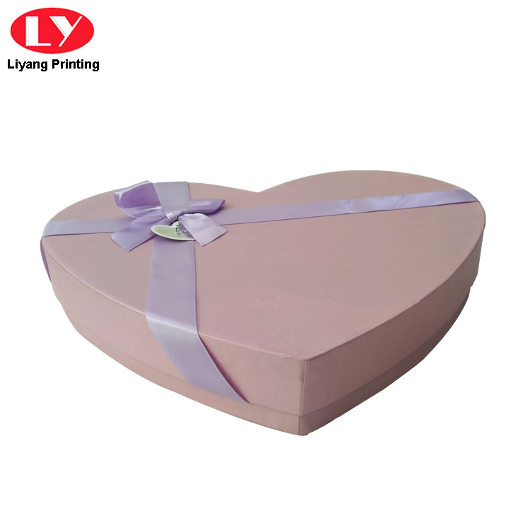 صندوق شوكولاتة الورق الوردي المخصص لورق القلب