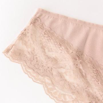 Briefes shorts avec dentelle pour les femmes