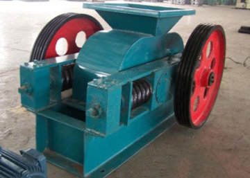 Stone toothed roll crusher