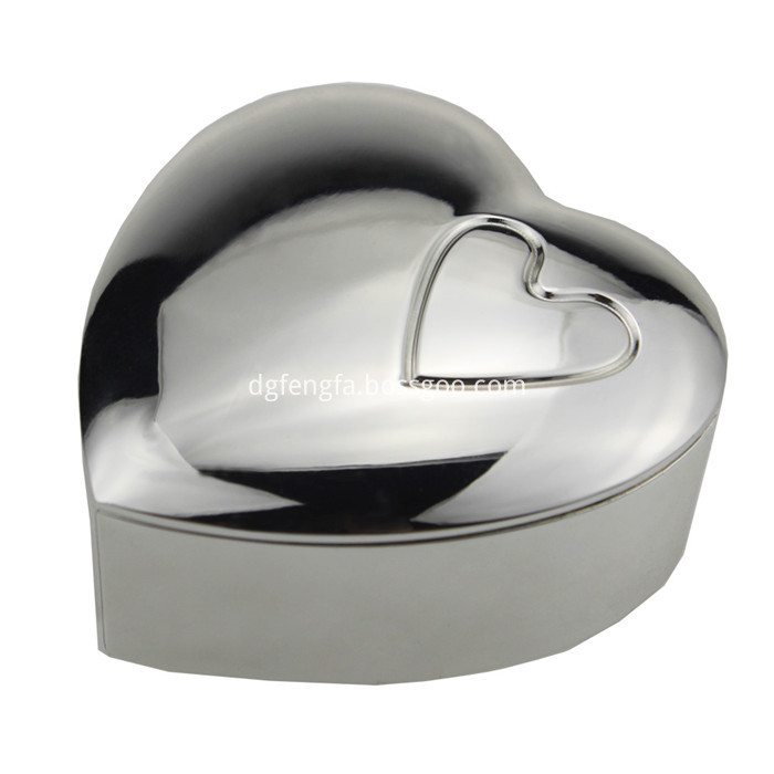Zinc alloy heart-shaped jewelry box