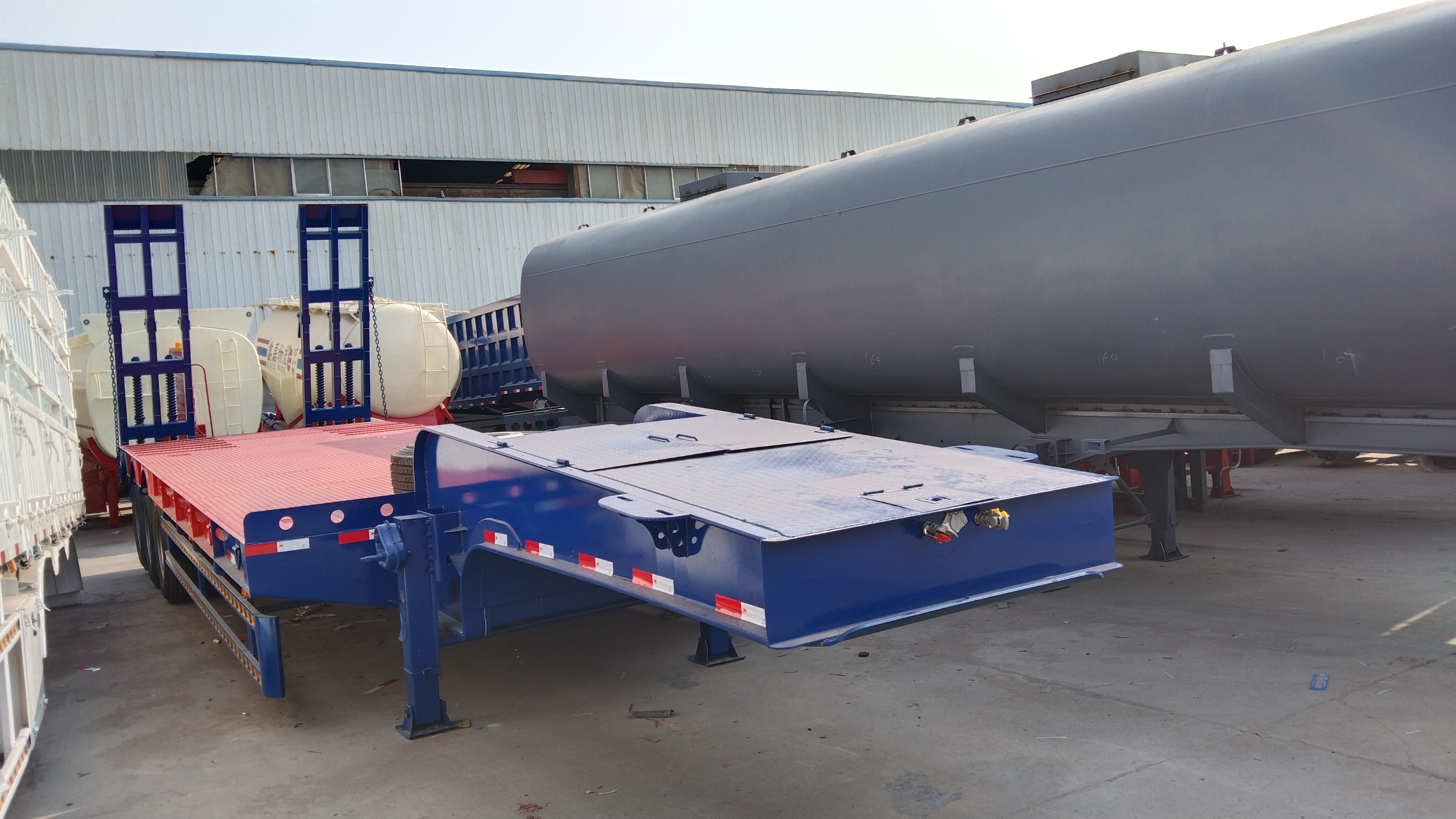 LOWBED TRAILER 