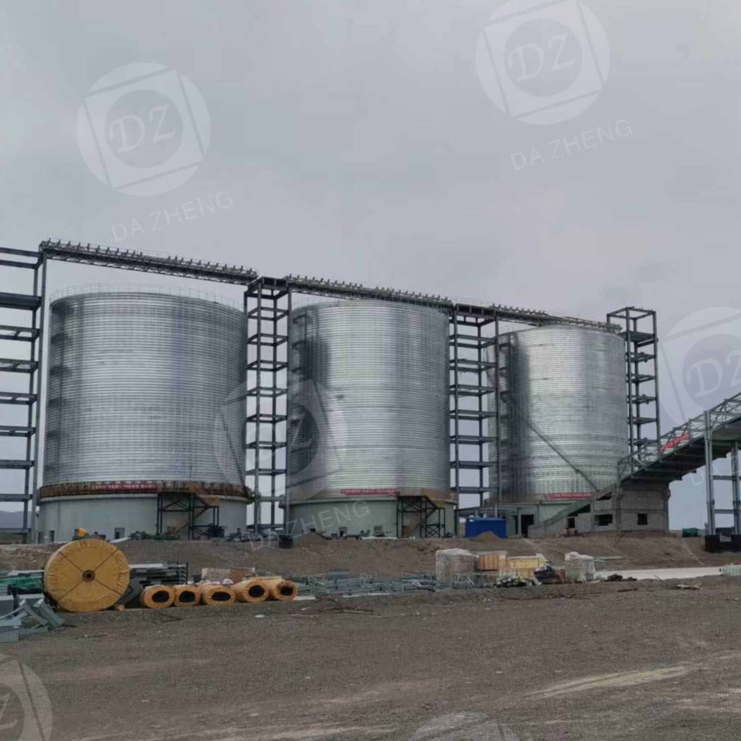 Scale environmental steel plate silo