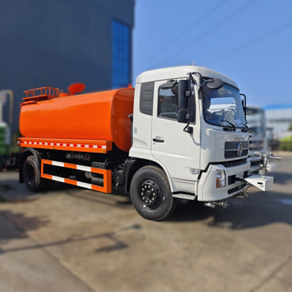 High-Performance DongFeng KR 4x2 11cbm Sprinkler Truck with Water Tank