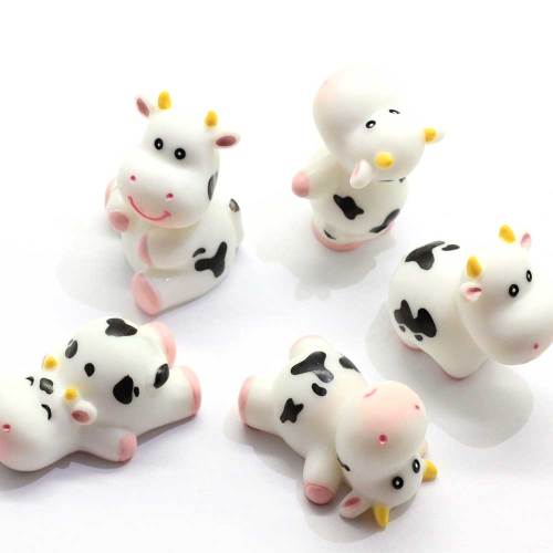 100 Stück Harz Niedliche Farm Cow Cabochons 30 * 38MM Baby Kühe Charms Farm Animal Terrarium Kuhkabinen BOutique Hair Bow Making