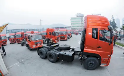 Dongfeng tractor truck 371hp 6x4 tractor truck