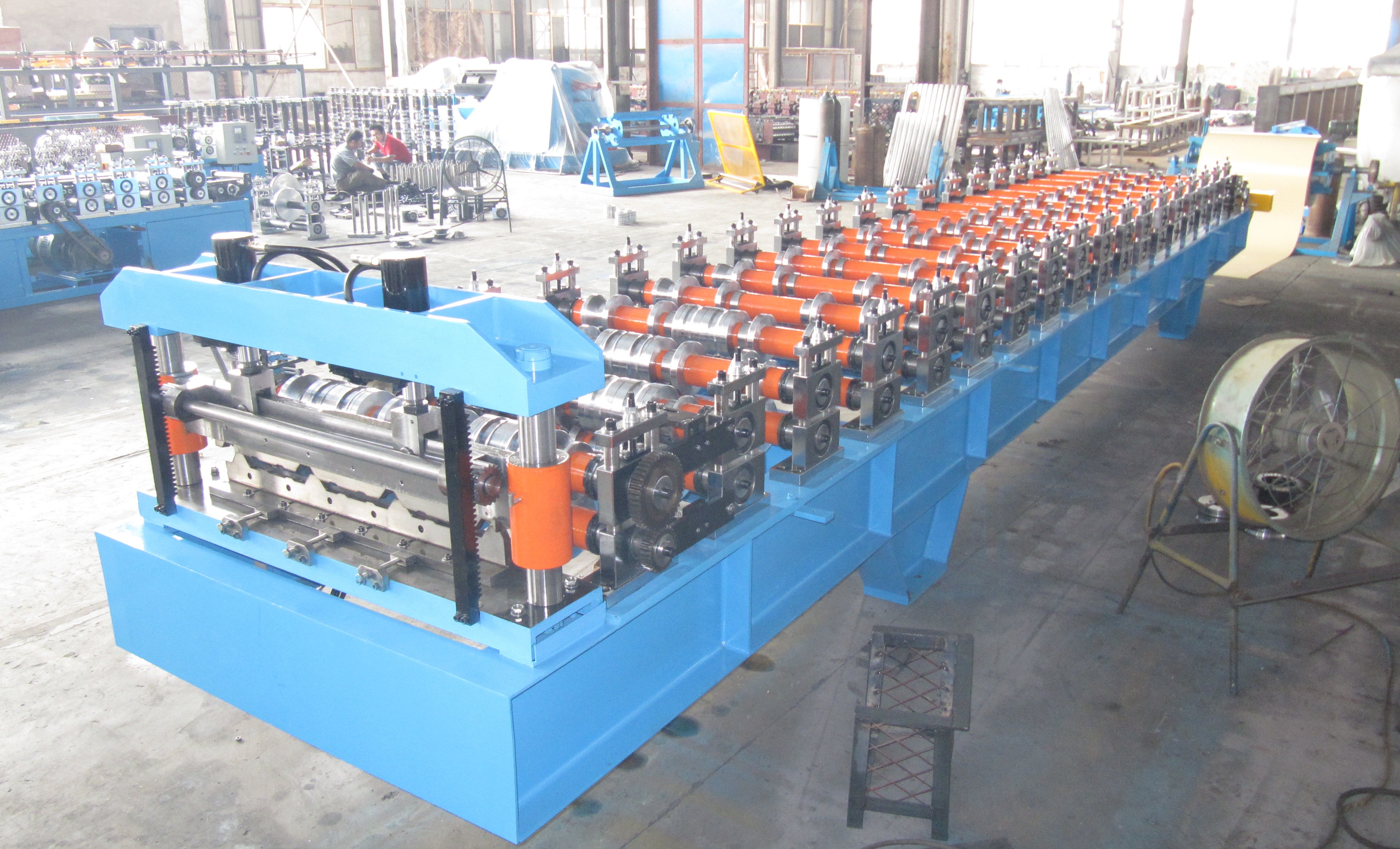 Sheet metal roll forming machines