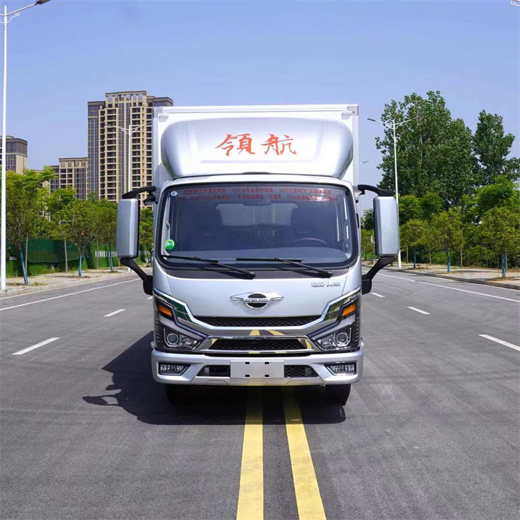Fresh meat transport refrigerated truck