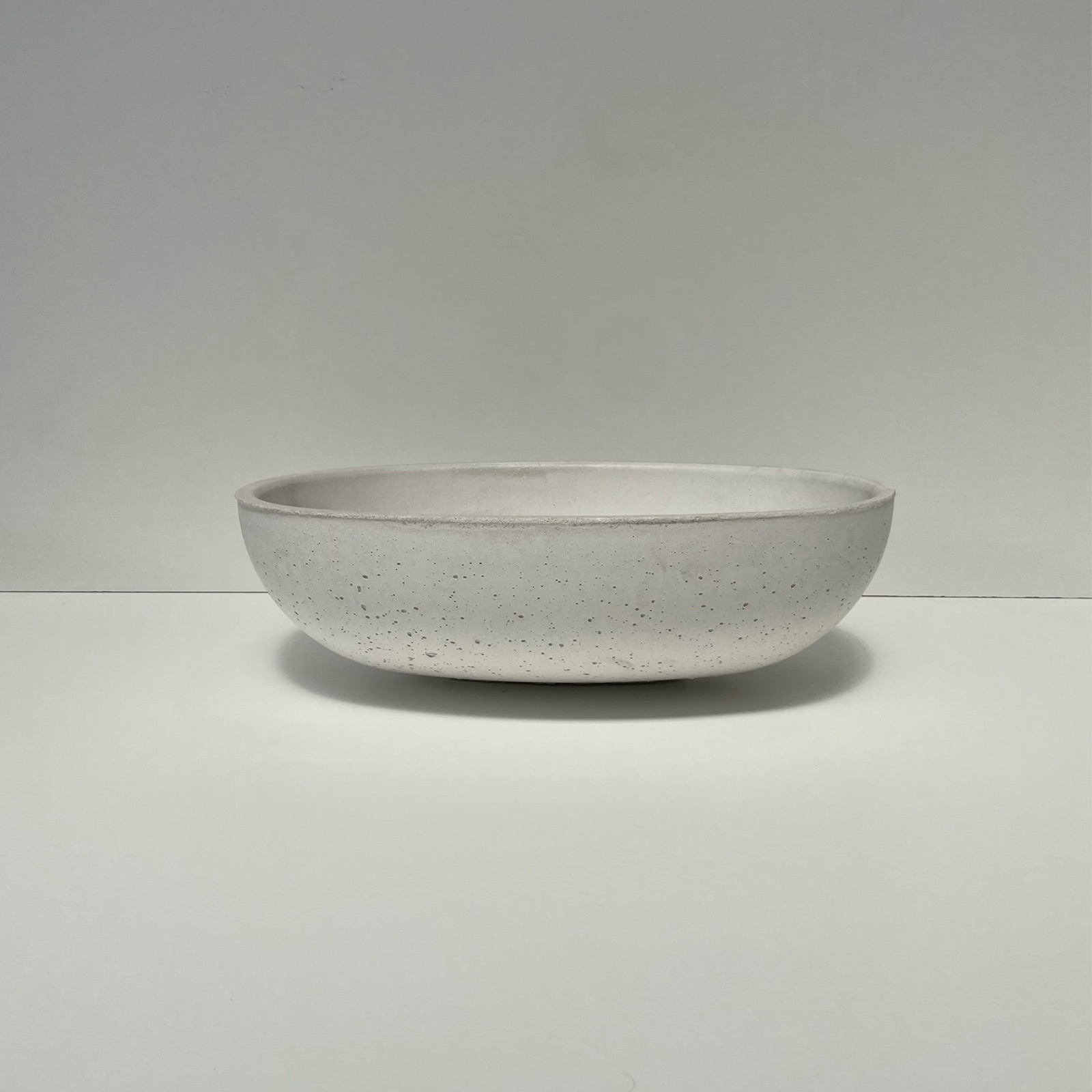 Sleek Minimalist Concrete Skal Basin