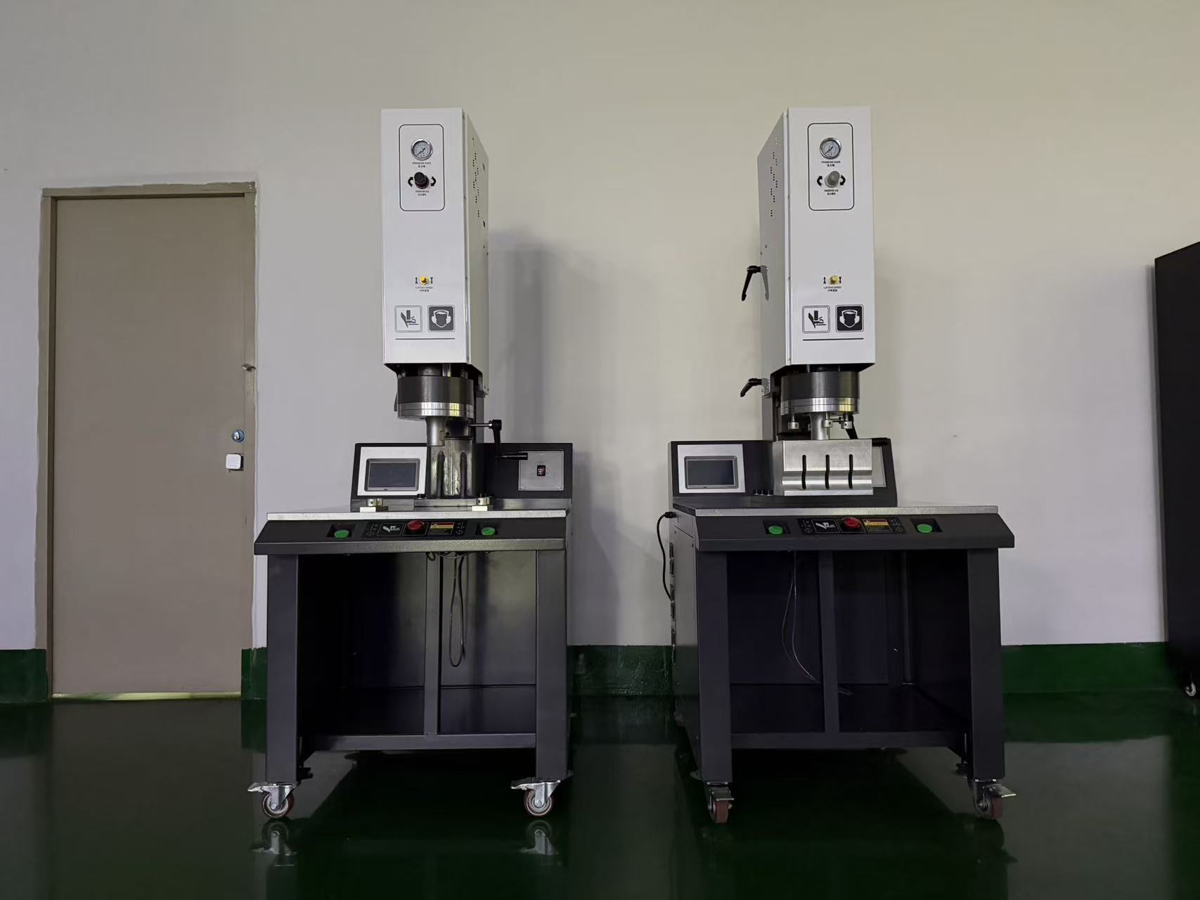 15KHz 4200W Ultrasonic Plastic Welding Machine