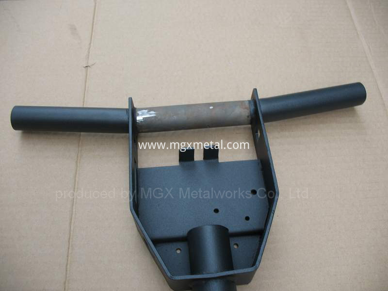 Floor cleaning machine handle in texture black powder coating