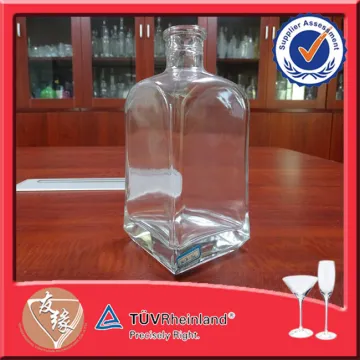 Fancy 750ml Square Whisky Vials Clear Glass Bottles With Corks