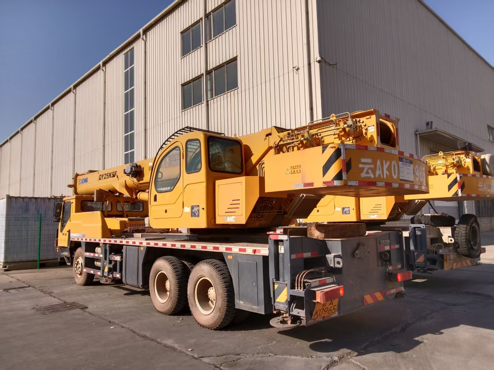 80% new 3-ton crane with galvanized components 80% new 3-ton crane with galvanized components