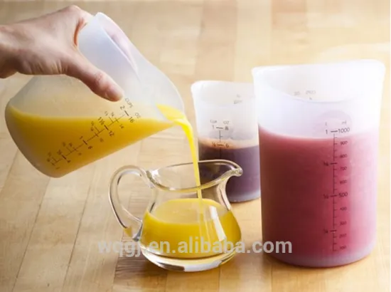 High Quality Baking Tools Heart Shape endurable Silicone Measuring Cups