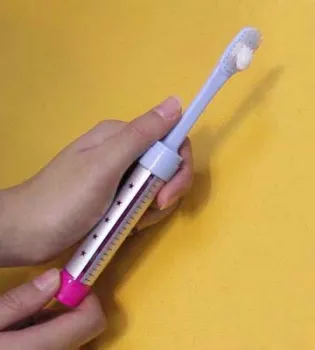 2-in-1 Travel Toothbrush