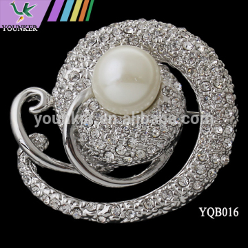 Accessories fashion big pearl channel brooch pin