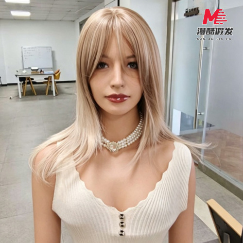 Blonde Ombre Long Straight Synthetic Wig with Bangs 3