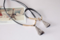 Kalung suede dengan tiub logam Tassel Sutera Choker