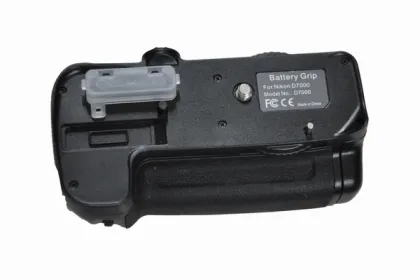 NEW For Nikon D7000 camera battery grip