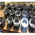 Multi-cavity injection mold Components threaded Core pin