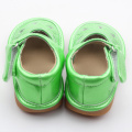 인기있는 과일 녹색 어린이 삐걱 거리는 신발 도매