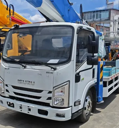 CLW group Isuzu 33 meter lift truck