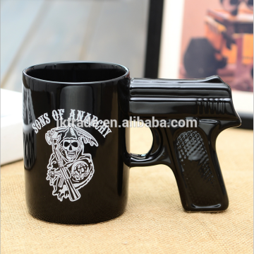 Alibaba China Grappig gevormde promotionele 3D -keramische pistool Mok Gun koffiemok voor cadeau Kids
