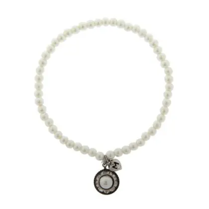 Pearl round pendant necklace with letter M