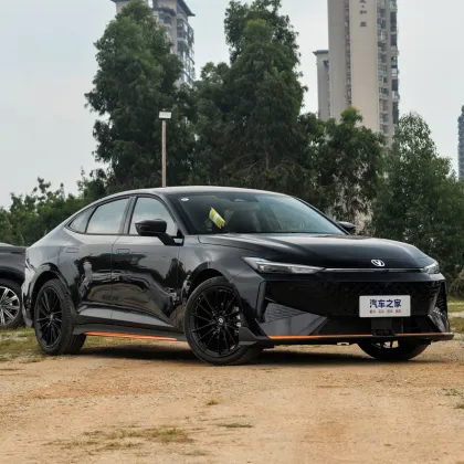 Changan UNI-V Fuel Car: A 5-Door, 5-Seater Hatchback by Changan Automobile