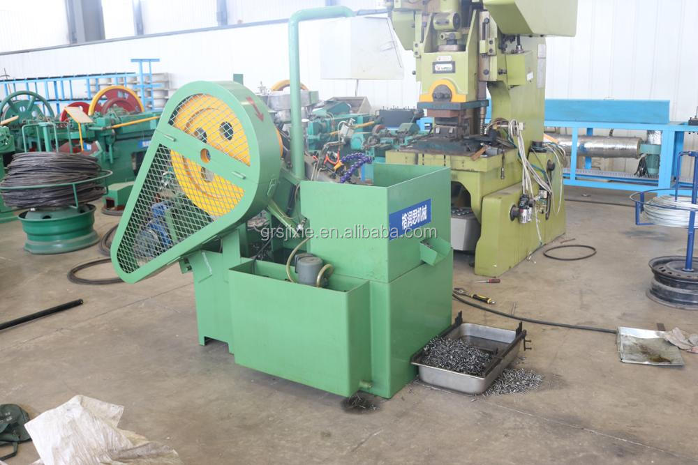 Automatic cold heading screw making machine