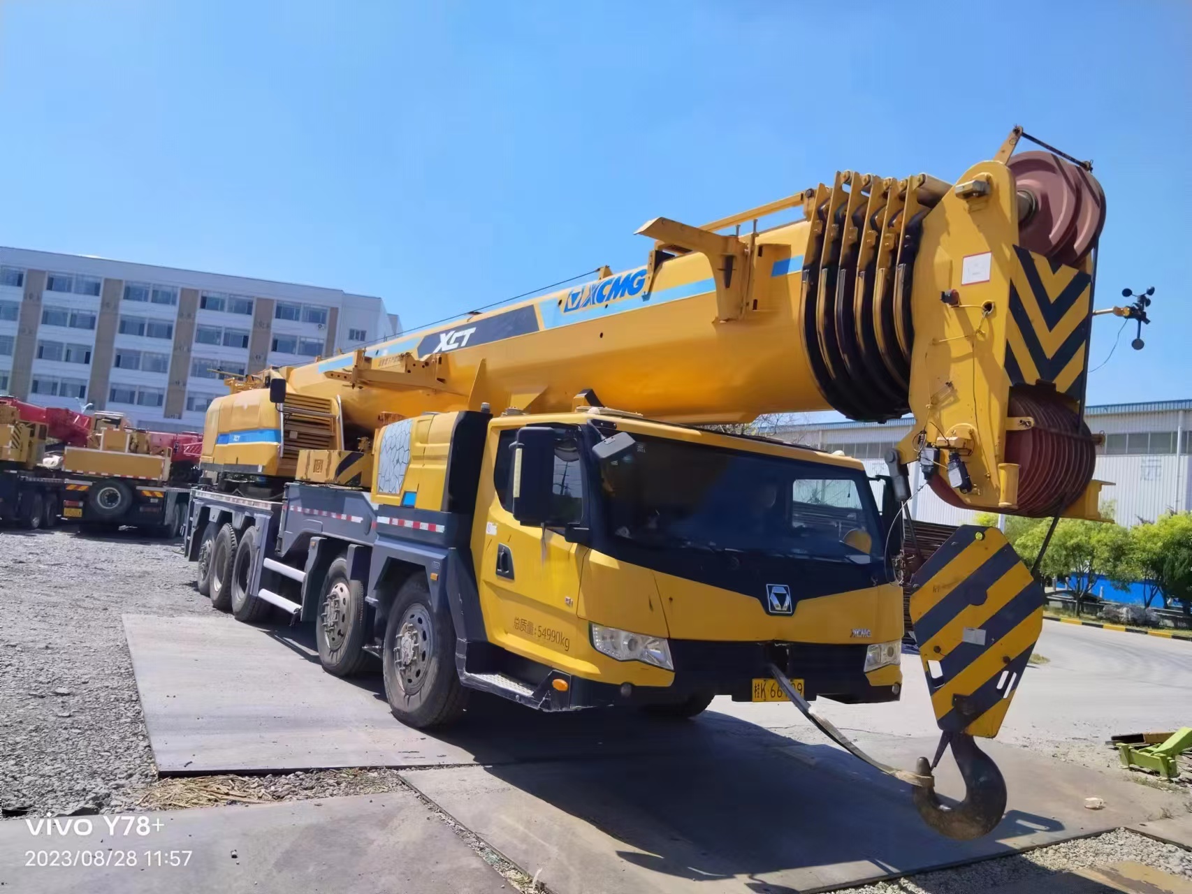 the overall appearance of truck crane the overall appearance of truck crane